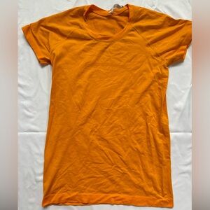 Lululemon Swiftly Tech Short Sleeve Tee 2.0 Size 8